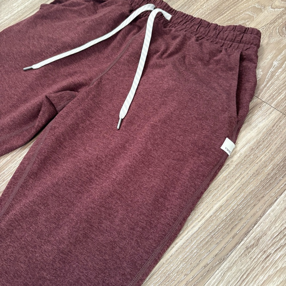 Vuori Dream Knit Performance Jogger in Elderberry Heather - Picture 4 of 9